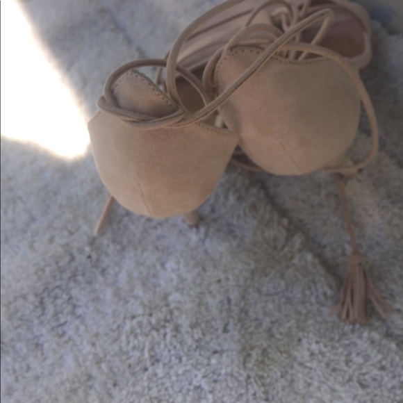 Anne michell hells - Picture 3 of 4